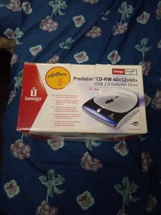 GRABADORA DE CD'S IOMEGA PREDATOR CD-RW COMPLETA