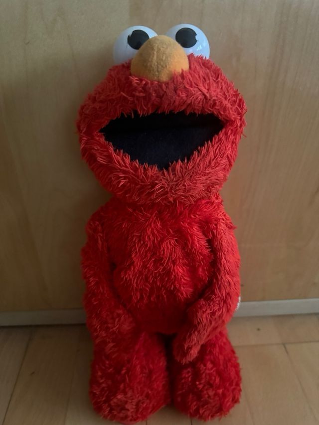 Elmo. Muñeco.