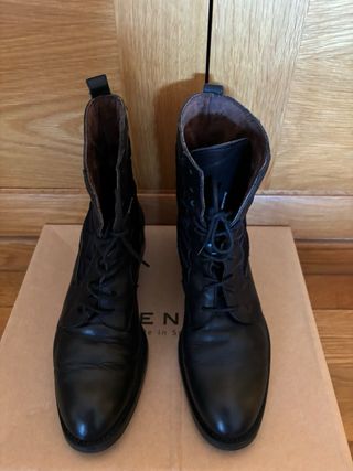 Botines de piel/acolchados. 38. Vienty