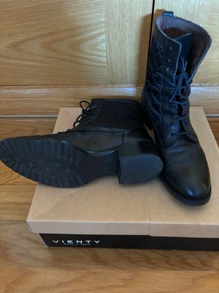 Botines de piel/acolchados. 38. Vienty