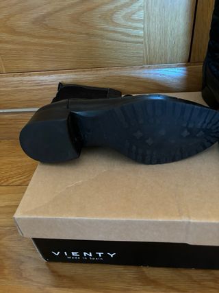 Botines de piel/acolchados. 38. Vienty