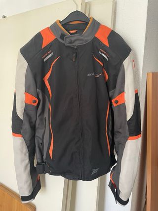 CAZADORA MOTO