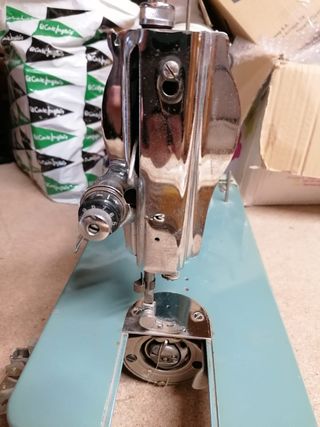 Maquina de coser ALFA