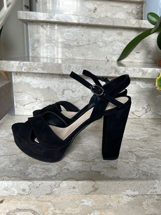 Sandali con tacco 10 tg. 39 di Ovyè 