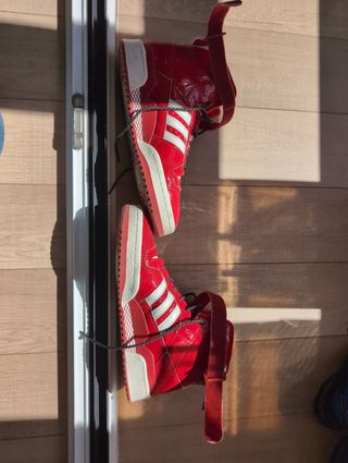 Adidas rojas