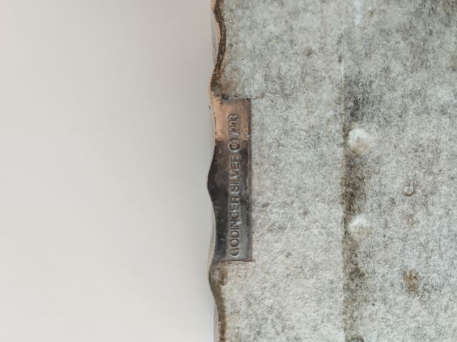 Servilletero en forma de cafetera.