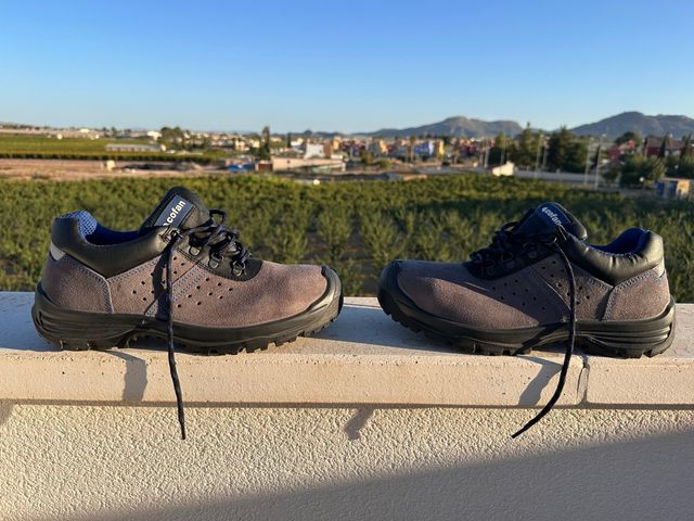 Calzado de seguridad Cofan de segunda mano por 20,95 EUR en Abarán
