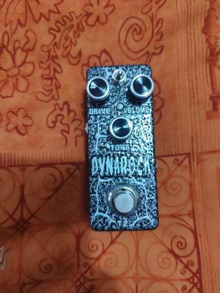 Xvive T2 Dynarock pedal distorsión