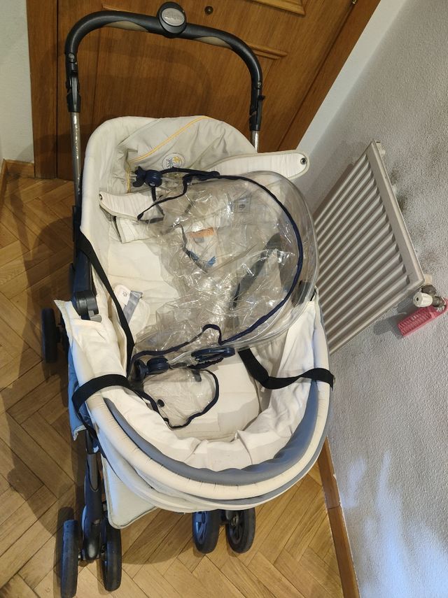 Carrito de bebe Marca chicco con capazo