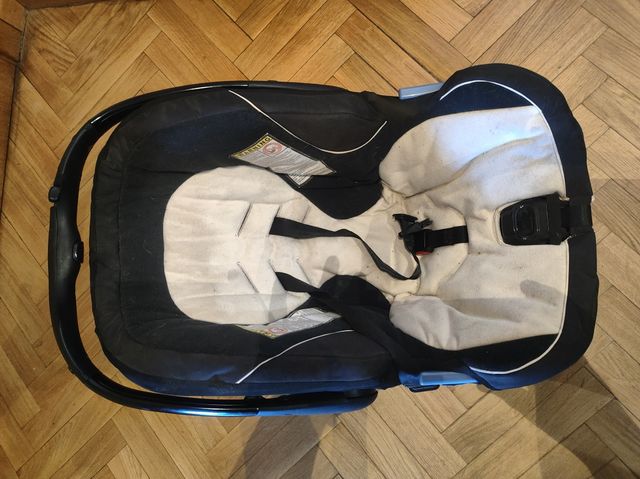 Carrito de bebe Marca chicco con capazo