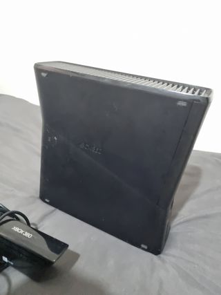 XBOX 360 + 2 mandos + 3 juegos 