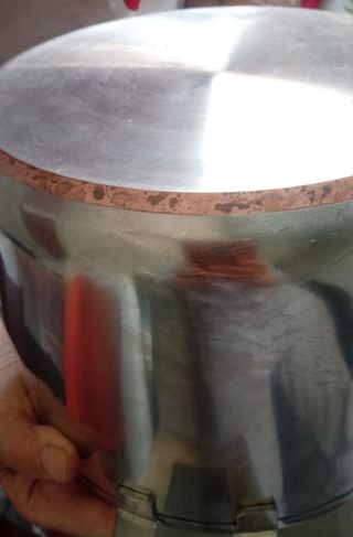 Pentola con coperchio acciaio inox fondo rame