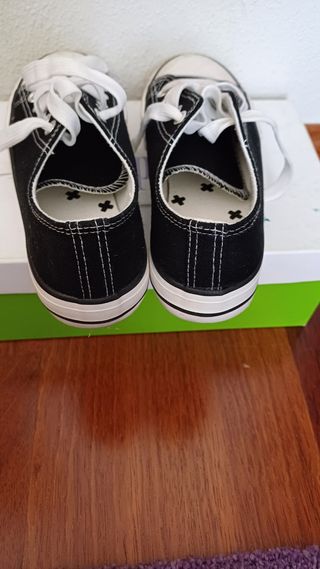 Zapatilla de lona niña