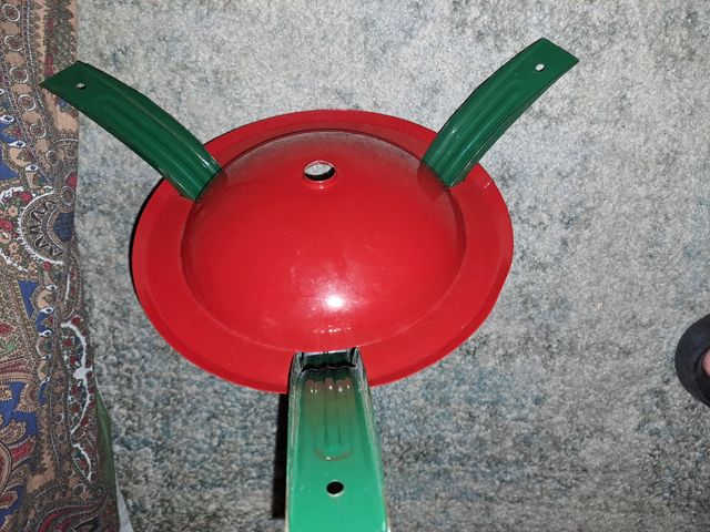 Base trepiede vintage per albero di natale