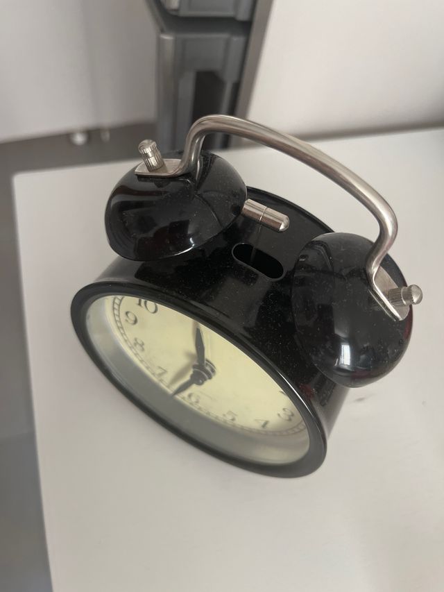 Reloj Ikea despertador retro