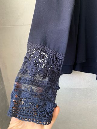Zara. Blusa azul marino