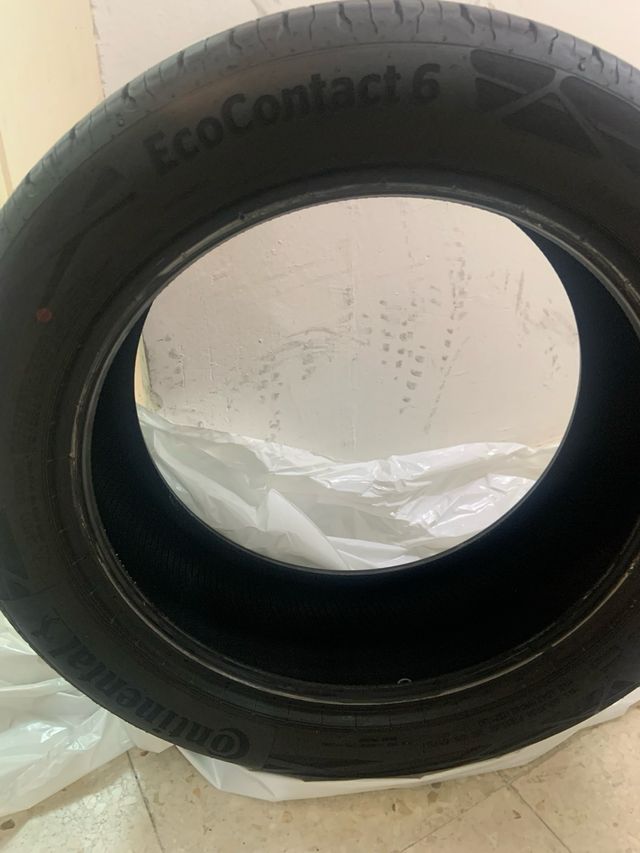 Rueda de coche CONTINENTAL