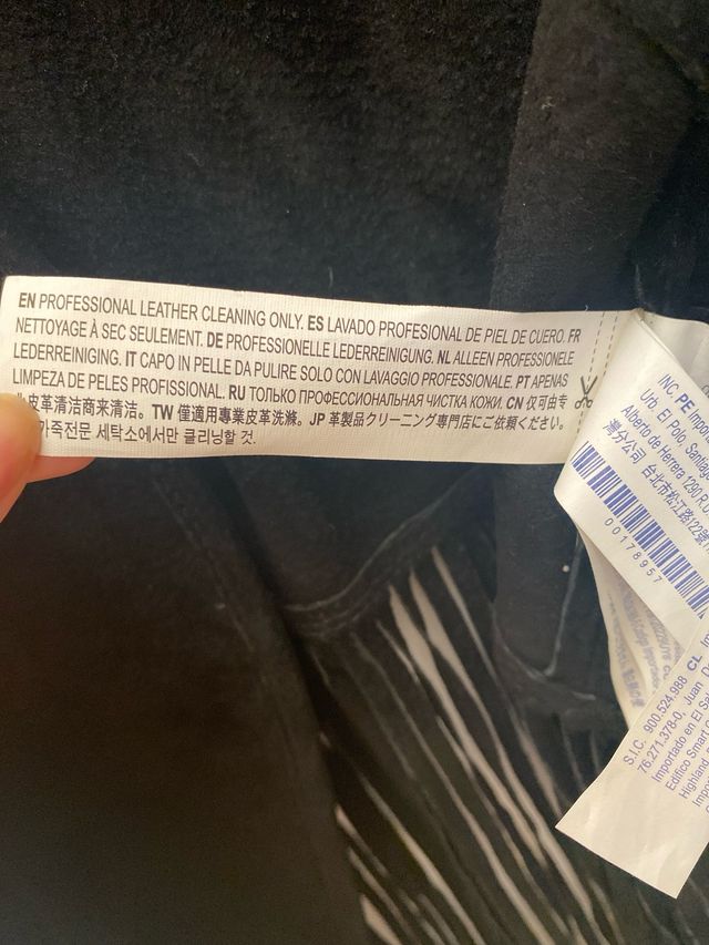 Chaleco flecos cuero Forever 21