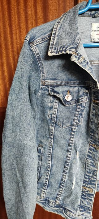 Cazadora vaquera Stradivarius, talla S