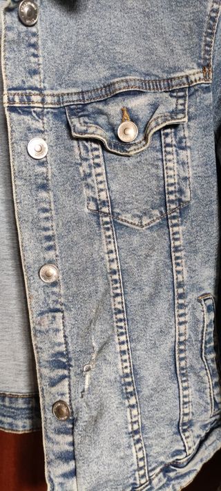 Cazadora vaquera Stradivarius, talla S