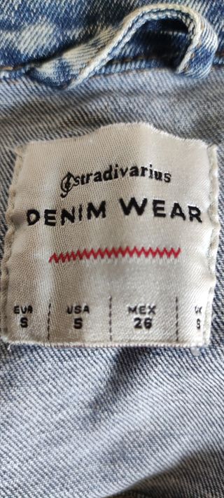 Cazadora vaquera Stradivarius, talla S