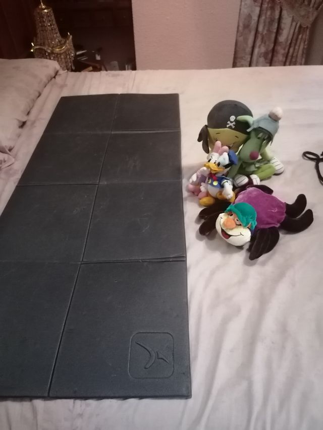 Brinquedos de pelúcia e tapete