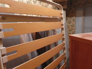 Lote muebles camas mesillas armario etc.