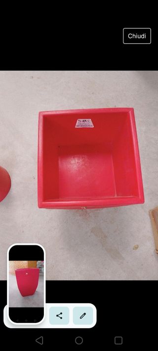 Vaso quadrato rosso