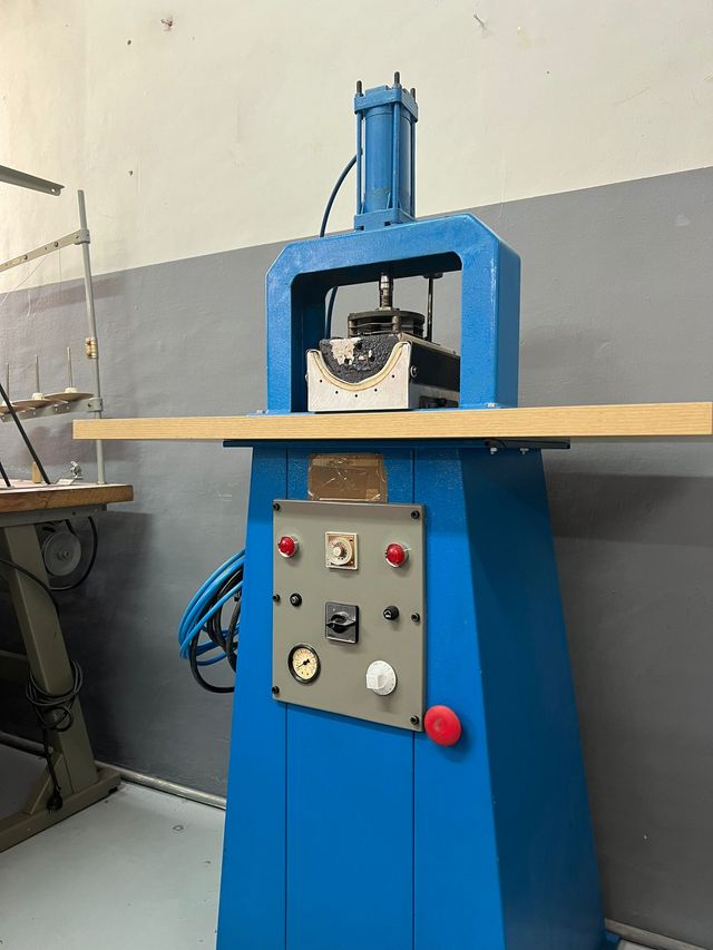 Máquina de moldear