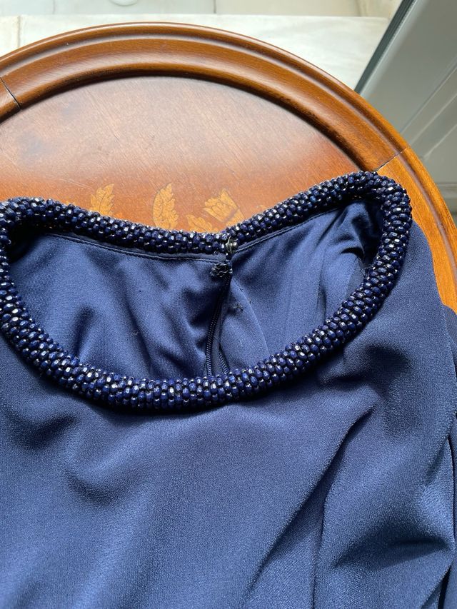 Vestido invitada con capa