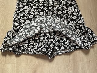 Falda pantalón de flores Pull & Bear talla M