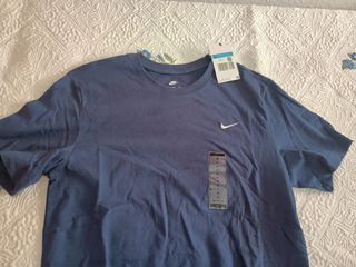 Camiseta Nike azul talla M, con etiqueta