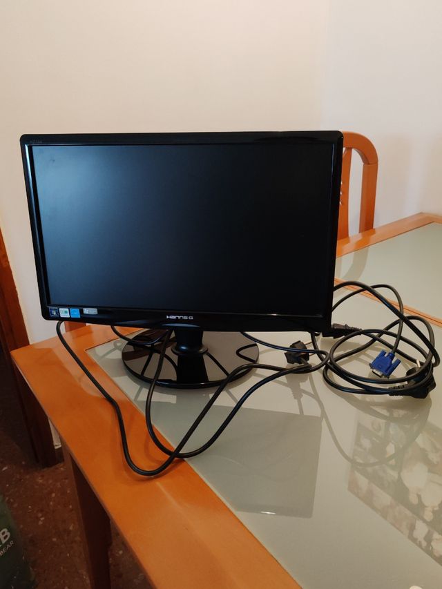 pantalla + teclado + ratón en perfecto estado