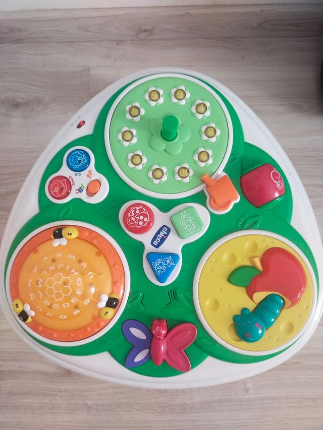 Mesa actividades bebé 