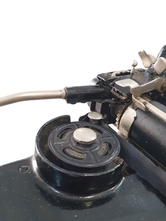 MACCHINA DA SCRIVERE hispano-olivetti M40