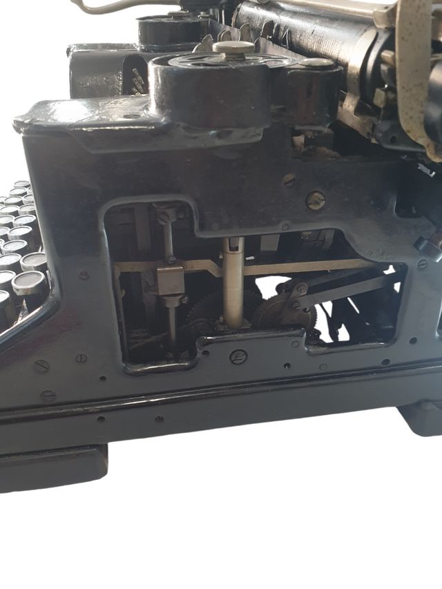 MACCHINA DA SCRIVERE hispano-olivetti M40