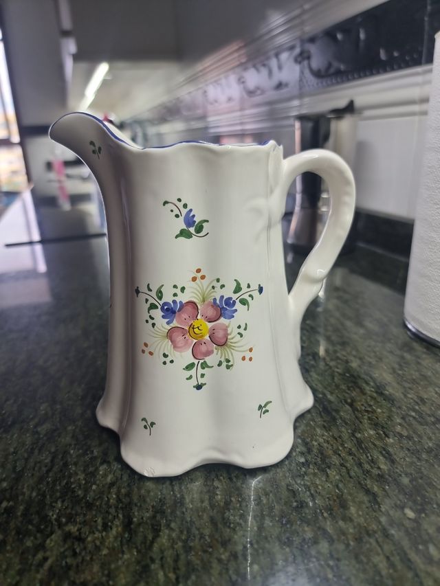 Jarra pintada a mano