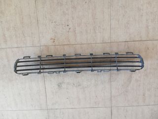 Rejilla inferior radiador AVENSIS T25 5311205051