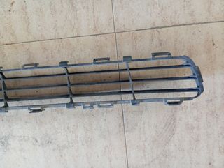 Rejilla inferior radiador AVENSIS T25 5311205051