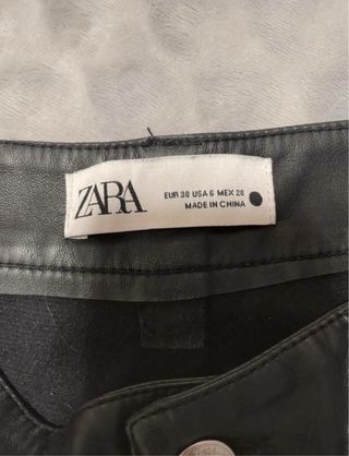 Pantaloni di pelle Zara