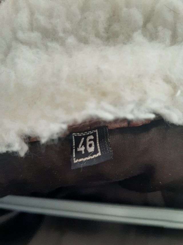 CHAQUETA DE PIEL MARRÓN