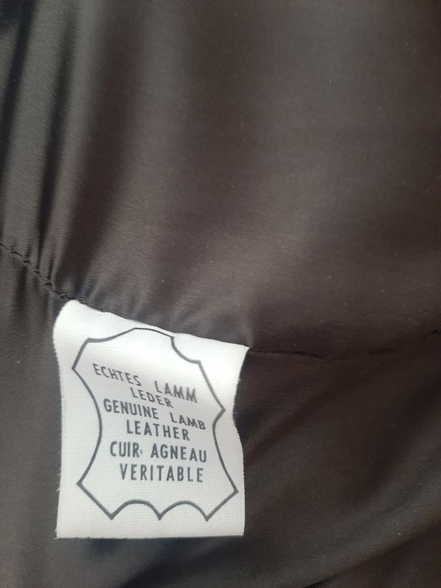 CHAQUETA DE PIEL MARRÓN