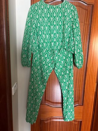 50% descuento pantalón y blusa 