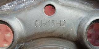 Ruedas neumáticos con llanta de chapa Mercedes