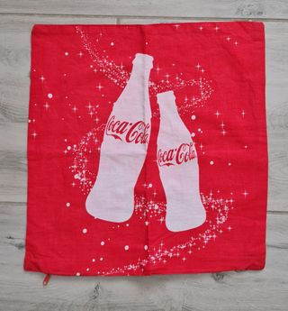 Copricuscino rosso coca-cola