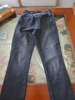 Pantalón. Massimo Dutti