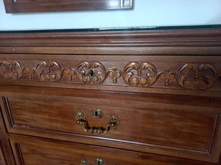 Dormitorio clásico de madera