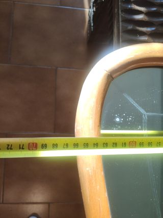 Espejo de madera clásico antiguo