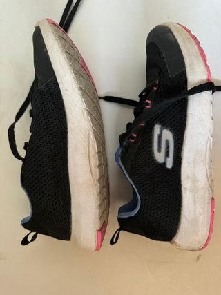 Skechers tg.35 nere per bambina