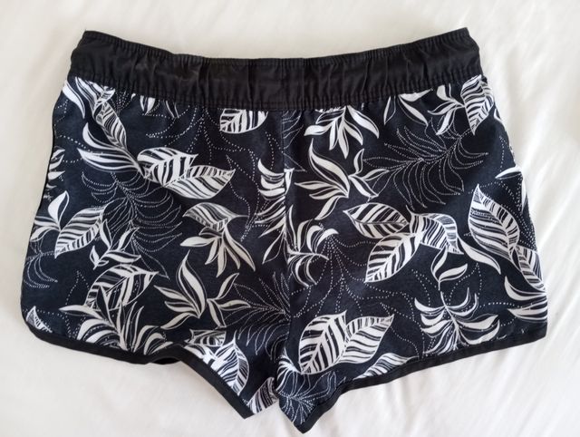 2x1! Bermuda tipo bañador talla 14 años
